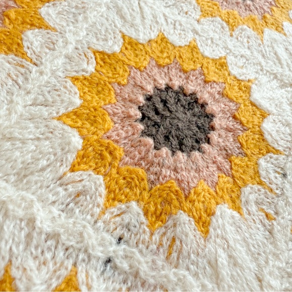 NEW Altar’d State Sunflower Crochet Granny Square Cropped Tank Top Womens S - Picture 4 of 11